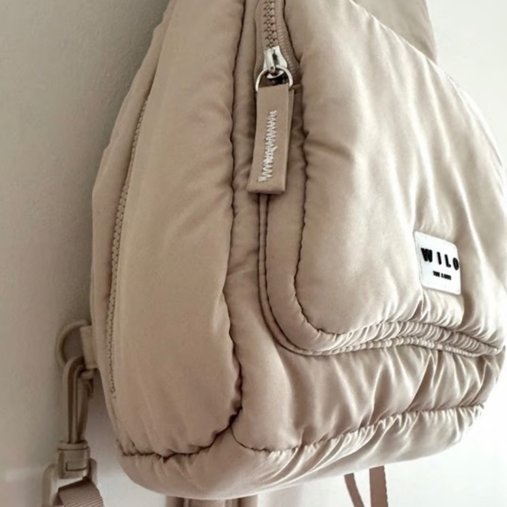 SOLD-Wilo the Label sling bag - Picture 5 of 7